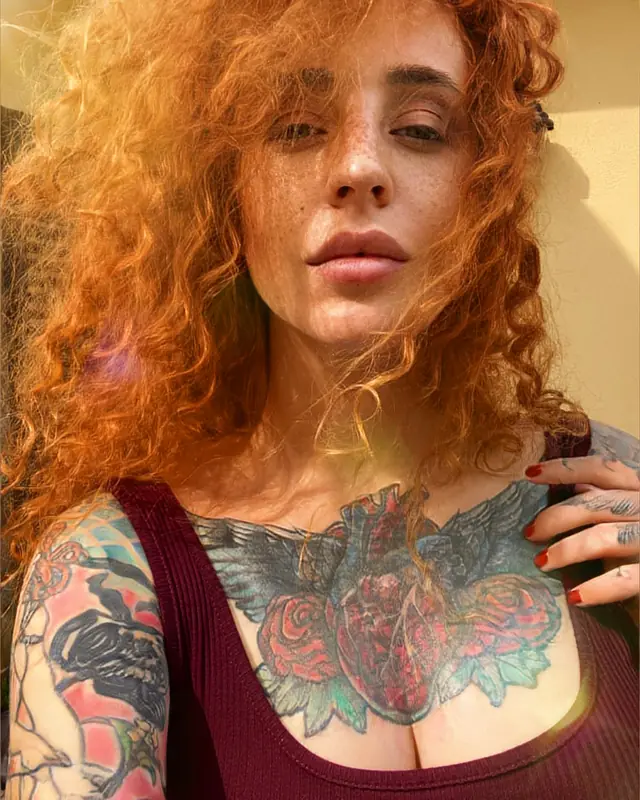 Yana Sinner Tattooed nerdy redhead - OnlyFans Creator Profile Picture