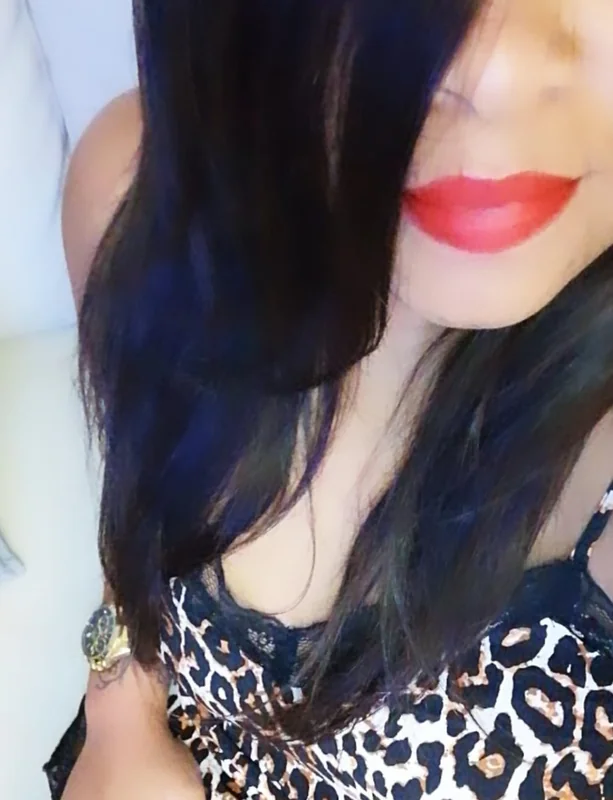 Yaremibcn on OnlyFans showcasing her vibrant lifestyle