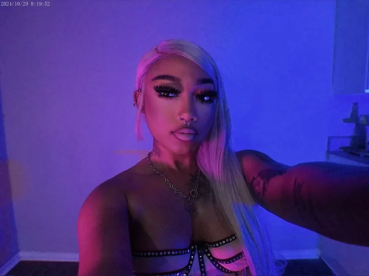 Youlovechina - OnlyFans Creator Profile Picture