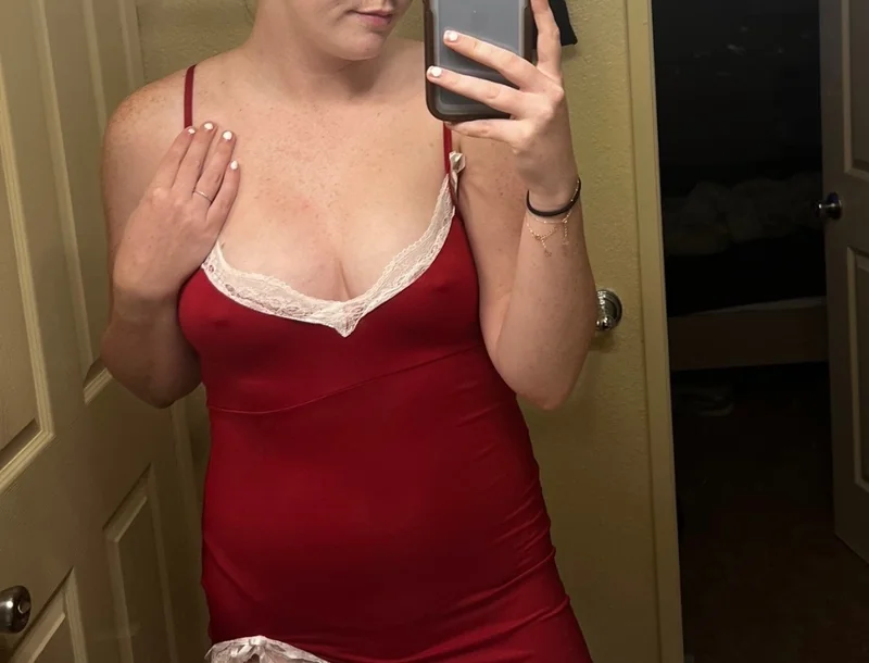 Hot Mom OnlyFans custom content creator