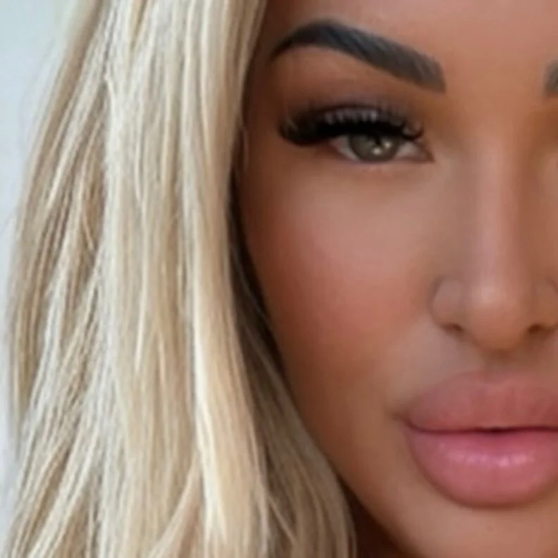 Your Favourite Neighbour - OnlyFans Creator Profile Picture