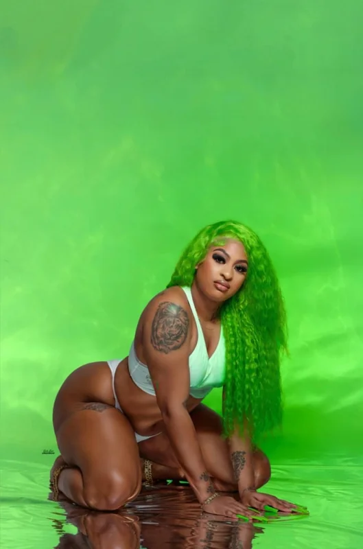 Zaziik OnlyFans Creator Zaziik OnlyFans curvy glamorous creator