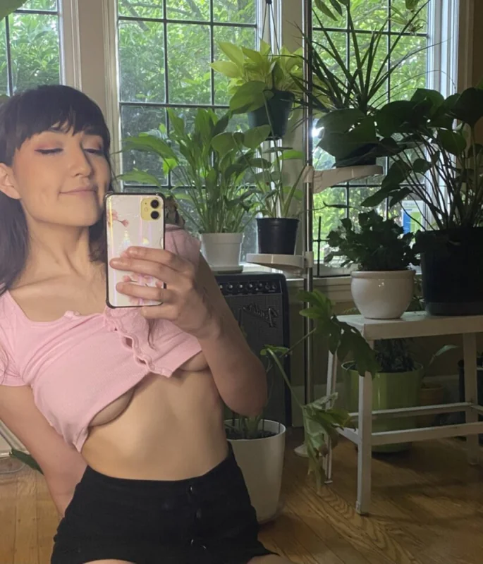 zoey OnlyFans creator with exclusive content