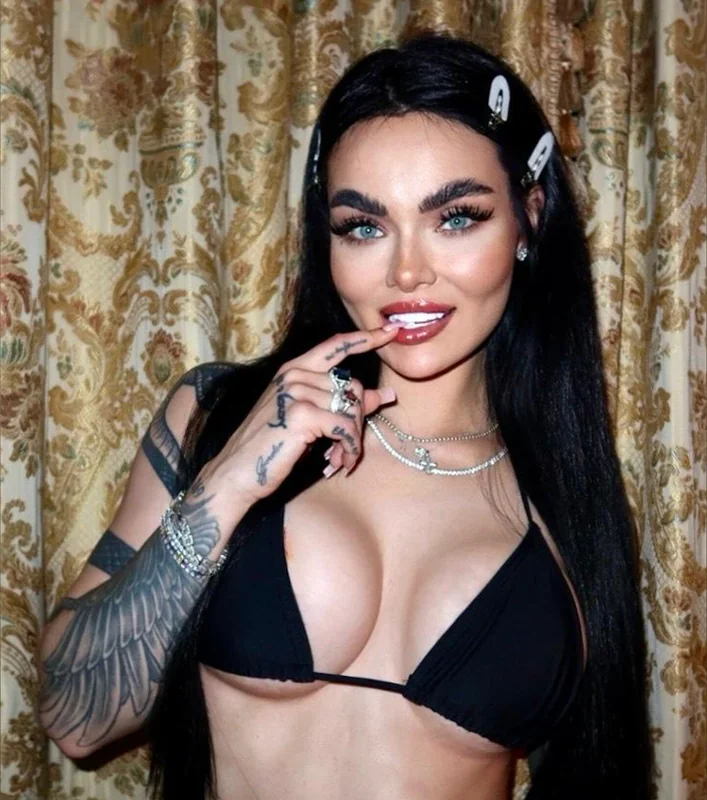 ZUSJE OFFICIAL OnlyFans creator with exclusive content